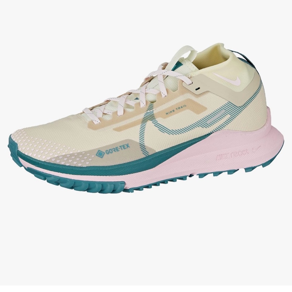 Women’s size 9.5 Nike React Pegasus Trail 4 GTX DJ7929-100 running shoe